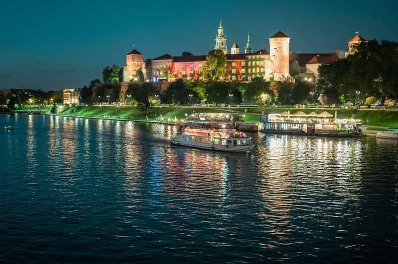 Cracovie : Croisière en soirée avec un verre de vin
