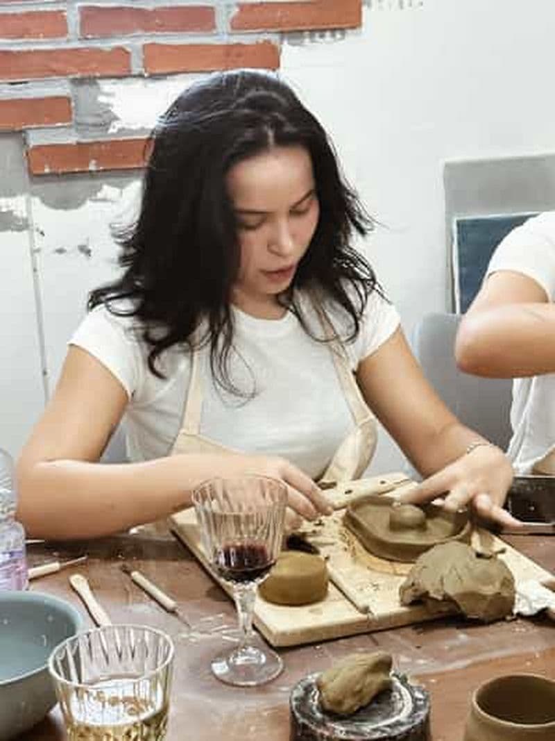 Atelier de poterie et de vin à Tirana