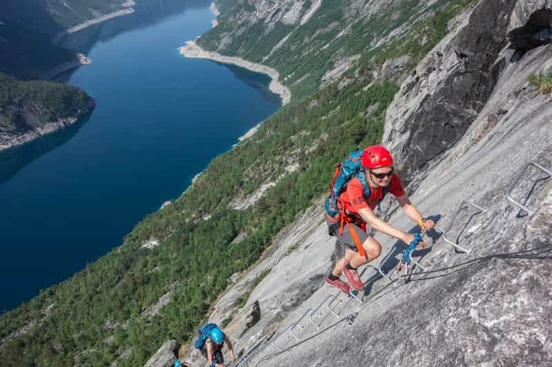 Odda : Aventure d'une journée complète à Trolltunga : Via Ferrata et Échelle du Ciel