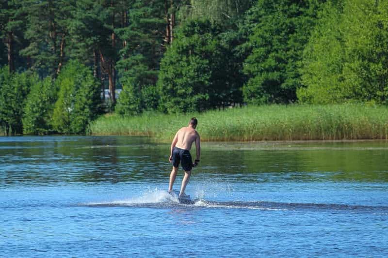 Prenzlau : surf électrique sur le lac