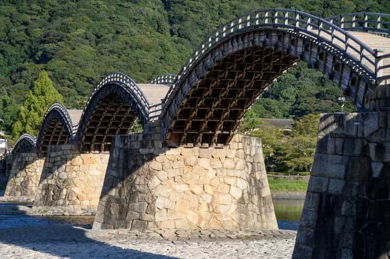 Visite d'Iwakuni : Pont Kintaikyo, ville du château et gravure de sceaux