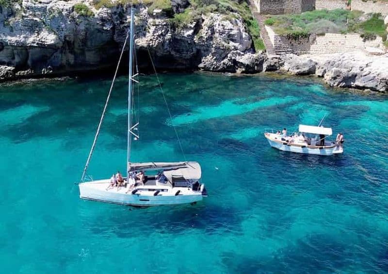 Cagliari : excursion en catamaran avec 3 arrêts et toast au prosecco