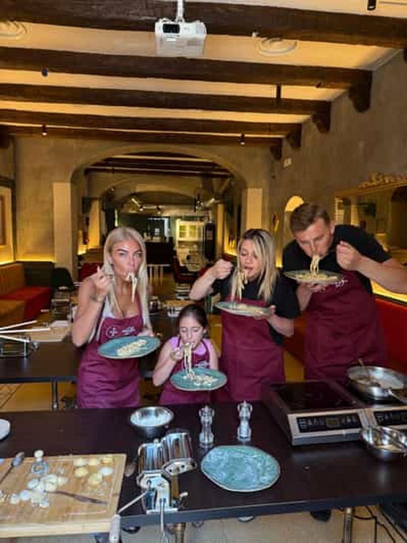 Secrets napolitains : cours de cuisine pour les amateurs de pâtes et de tiramisù