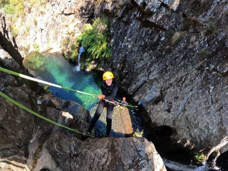 Depuis Porto : expérience de canyoning dans le géoparc d'Arouca
