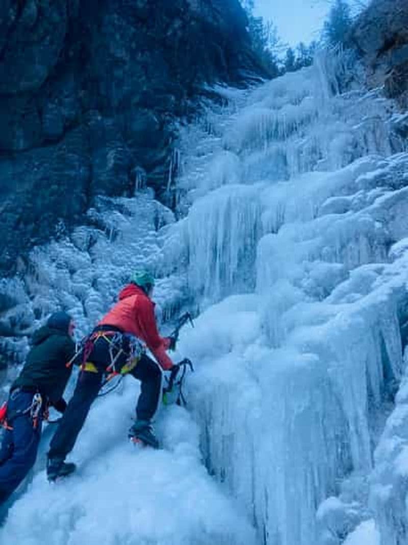 Expérience d'escalade sur glace en hiver au départ de Seward