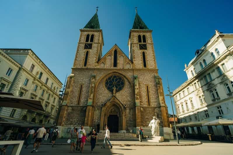 Vieille ville de Sarajevo : visite guidée à pied sur le thème de la cuisine ethnique bosniaque et du café