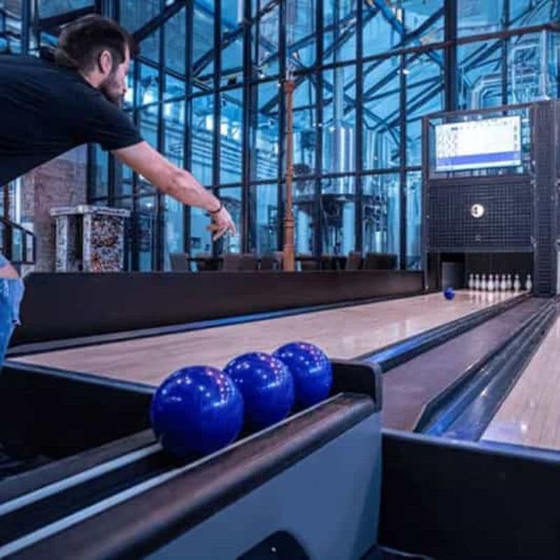 Parker : Expérience de mini bowling à la canne à pêche