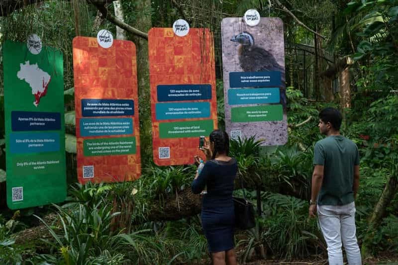 Les chutes d'Iguazu et le parc ornithologique en bus touristique