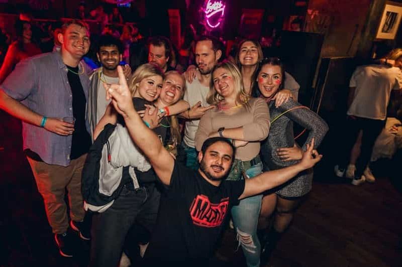 Cardiff : tournée des bars guidée avec shots et entrée en boîte de nuit