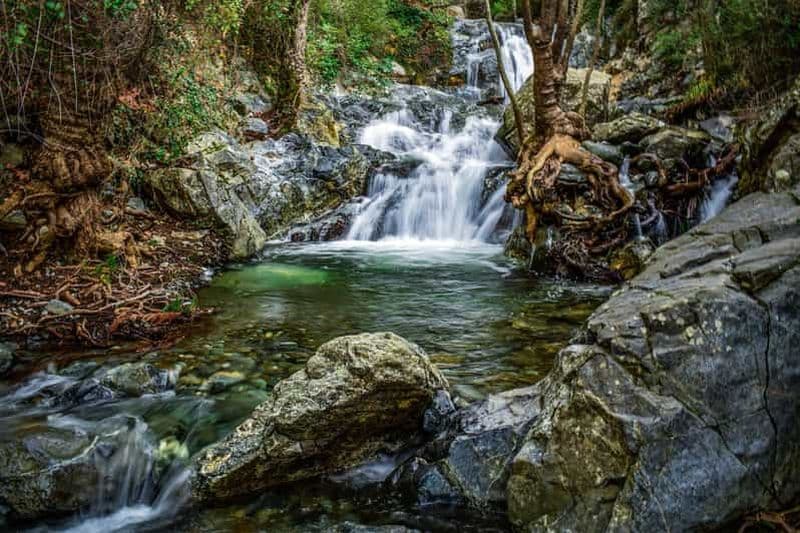 Au départ de Paphos : Visite à pied des chutes d'eau de Caledonia avec déjeuner