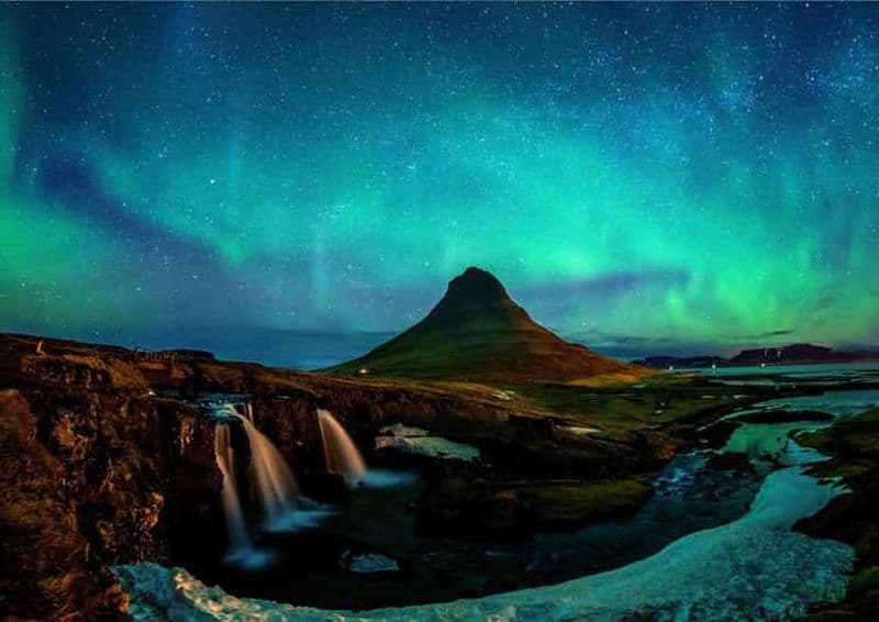 Au départ d'Akureyri : Circuit de chasse aux aurores boréales avec transfert