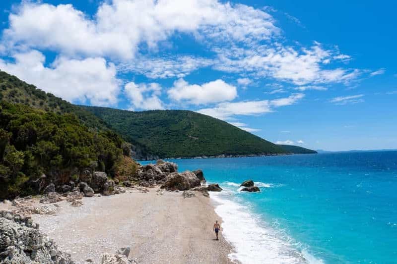 Saranda : Sortie en bateau à Kroreza avec plongée et parasols