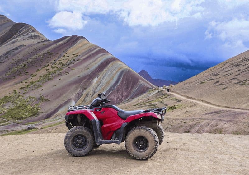 Billet Depuis Cusco : quad à la Montagne Arc-en-ciel ou à la Vallée Rouge avec repas