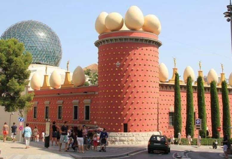 Figueres : Visite à pied de Salvador Dalí et entrée au musée