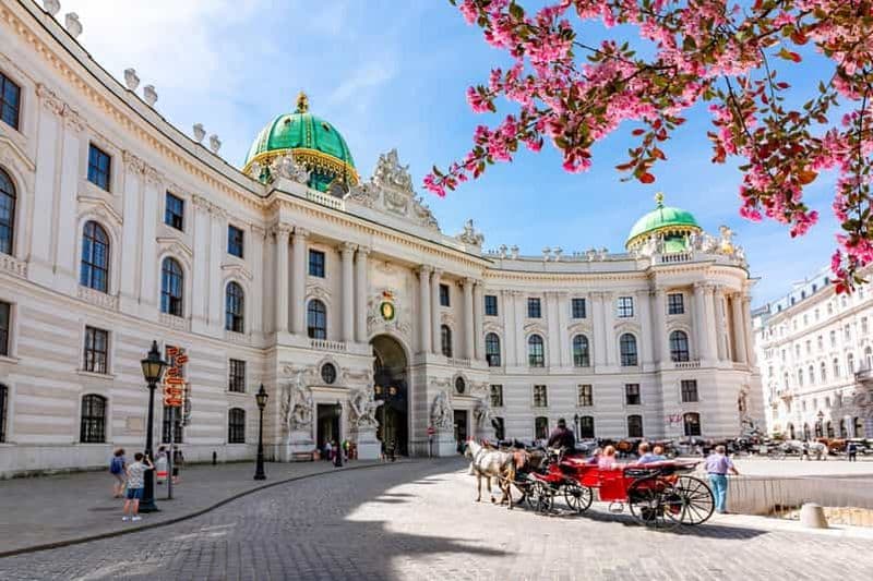 Vienne : visite de la Hofburg et du musée Sisi avec billet coupe-file