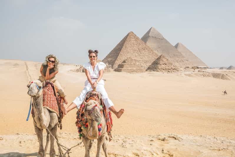 Le Caire : Visite guidée des pyramides, du bazar et des musées par une femme