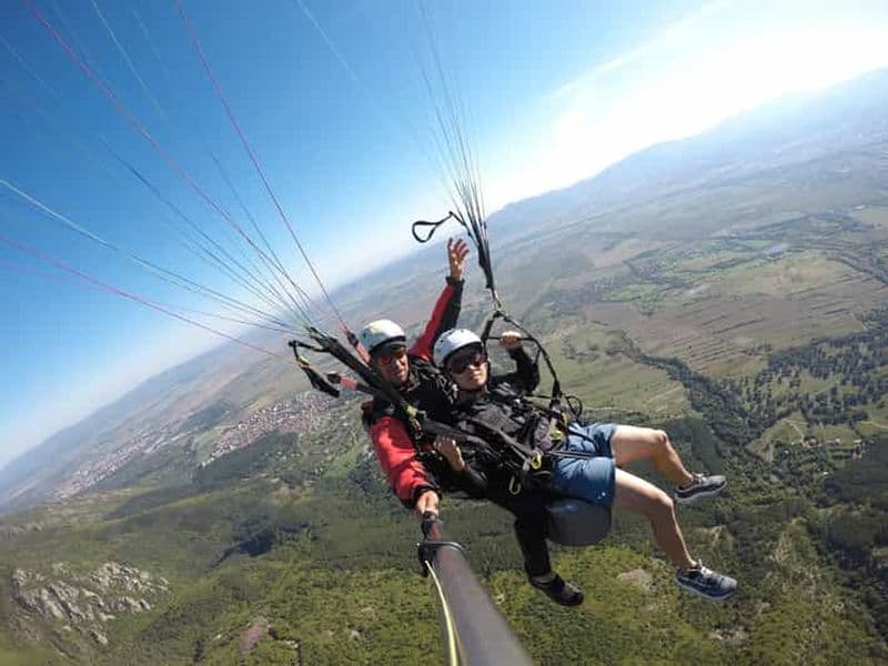 Billet Sofia : Aventure en parapente avec visite de Koprivshtitsa