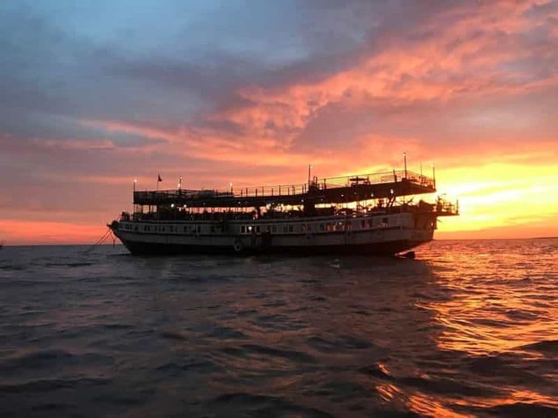 Lac Tonlé Sap : croisière avec dîner au coucher du soleil