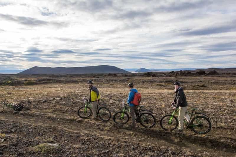 Reykjahlíð : visite à vélo des bains naturels de Mývatn avec billet d'entrée