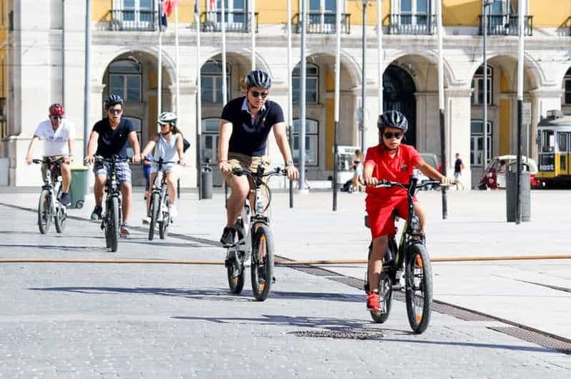 Lisbonne : Visite guidée du quartier historique de Belém à vélo électrique