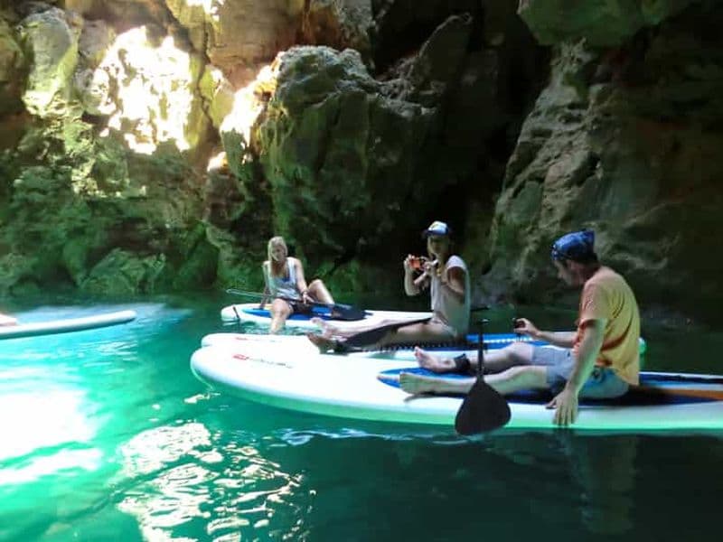 Algarve : excursion en stand up paddle avec plongée en apnée dans les grottes d'Ingrina