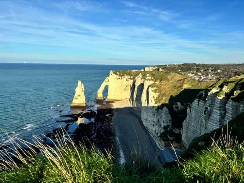Étretat : Explorez les mythiques falaises d Etretat !