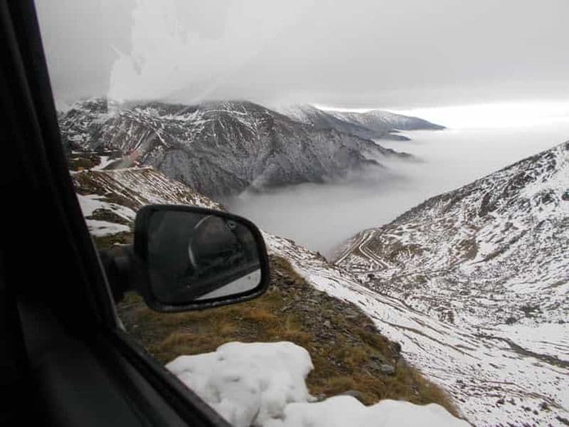 Au départ de Brașov : visite d'une demi-journée ou d'une journée en jeep en Transylvanie