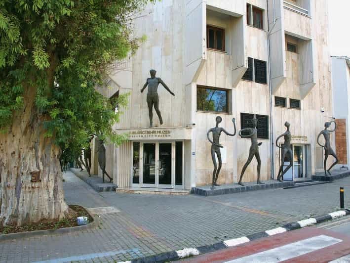 Paphos : Nicosie divisée (visite à pied de Chypre du Nord) et Larnaca