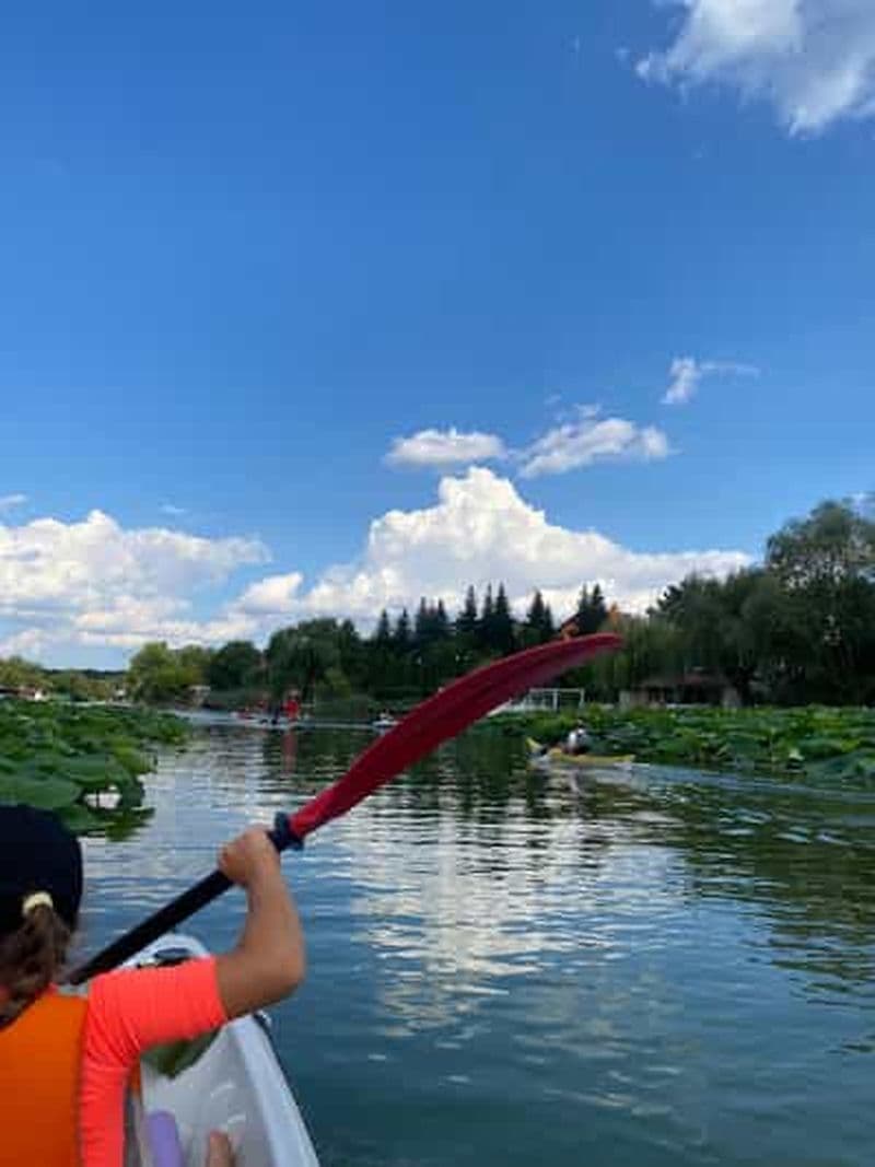 1/2 journée d'aventure : kayak sur le lac Snagov/SUP et monastère Snagov
