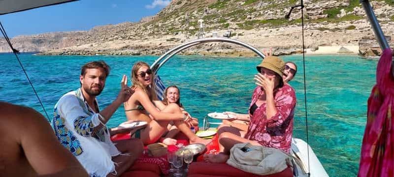 Depuis le port de Kissamos : Croisière privée en semi-rigide à Balos et Gramvousa