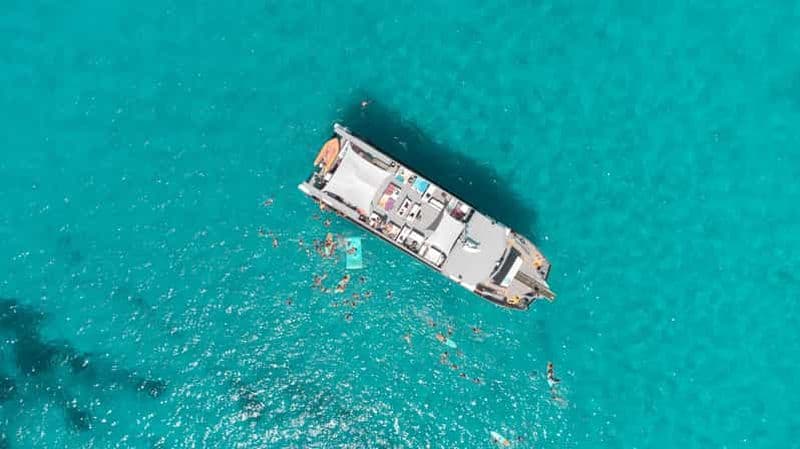Formentera : Croisière sur les eaux cristallines avec plongée en apnée et déjeuner