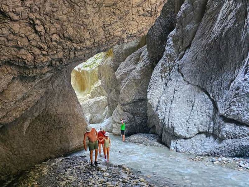 Tirana/Durres/Golem : excursion d'une journée au canyon de Holta et au lac Banja