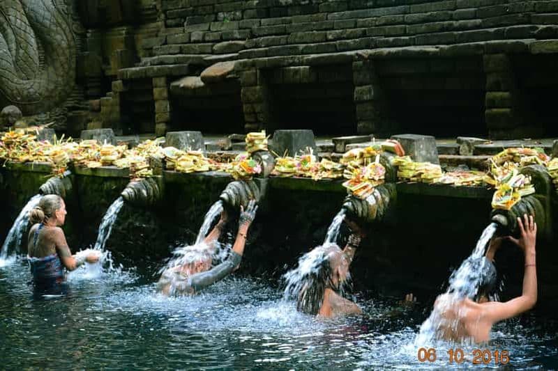 Billet Bali : Temple Tirta Empul et expérience spirituelle de Melukat
