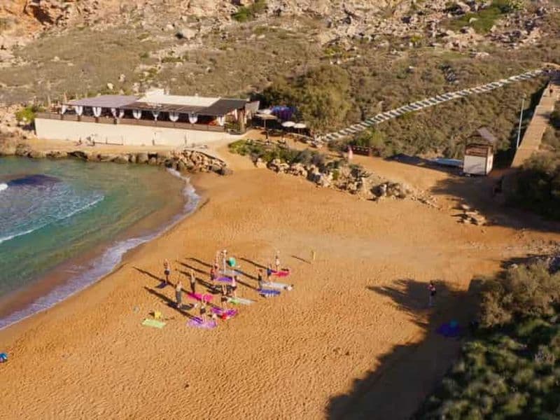 Dimanche : Cours de yoga sur la plage de Ghajn Tuffieha (Riviera)