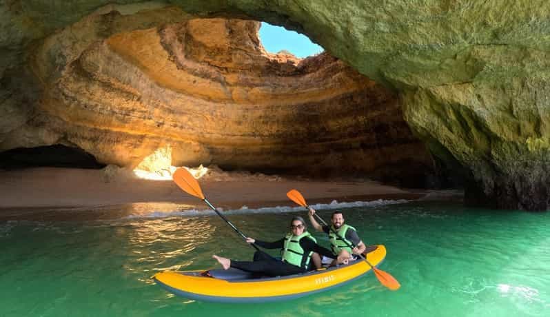 Benagil : Visite guidée des grottes de Benagil en kayak avec photos 4K gratuites