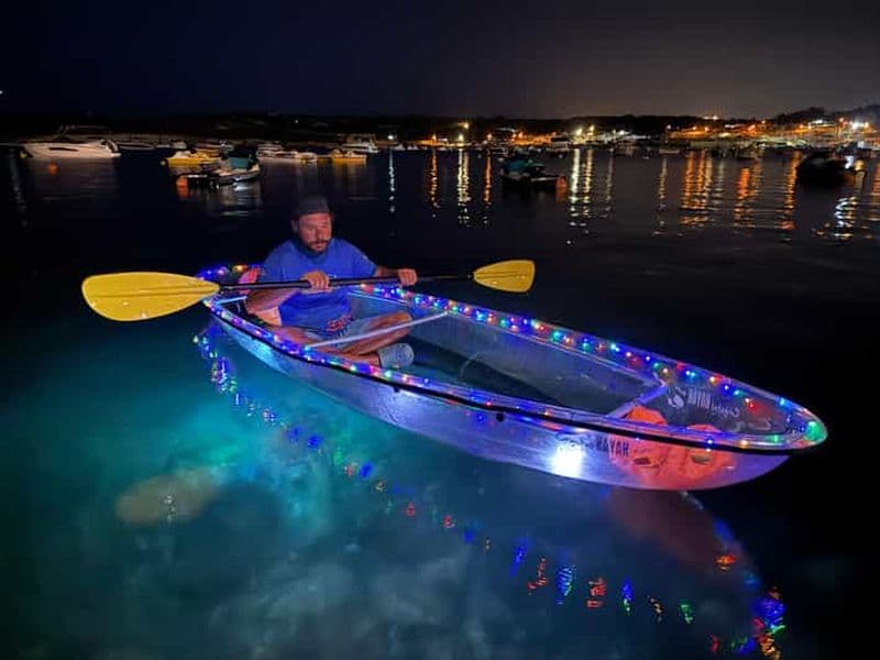 Malte : visite nocturne en kayak illuminé - Brillez dans le noir