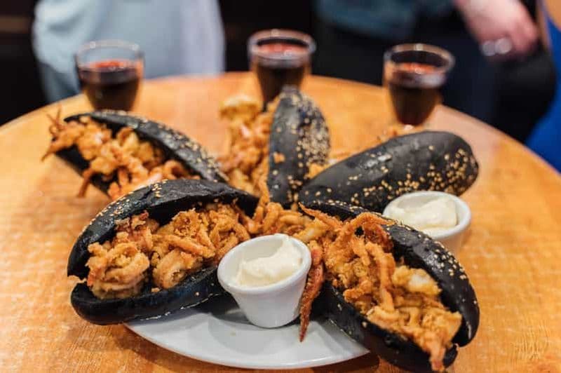 Visite culinaire « Tapas et dîner à Madrid » avec un guide de la région dans le quartier de La Latina