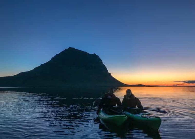 Grundarfjörður : Aventure en kayak au soleil de minuit