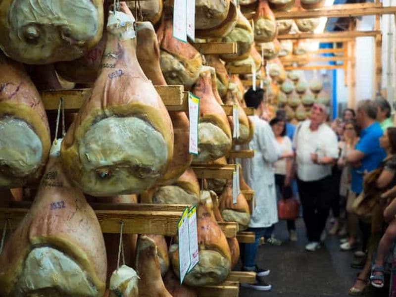 De Bologne : visites et dégustations de la fabrique de fromage et de jambon de Parme