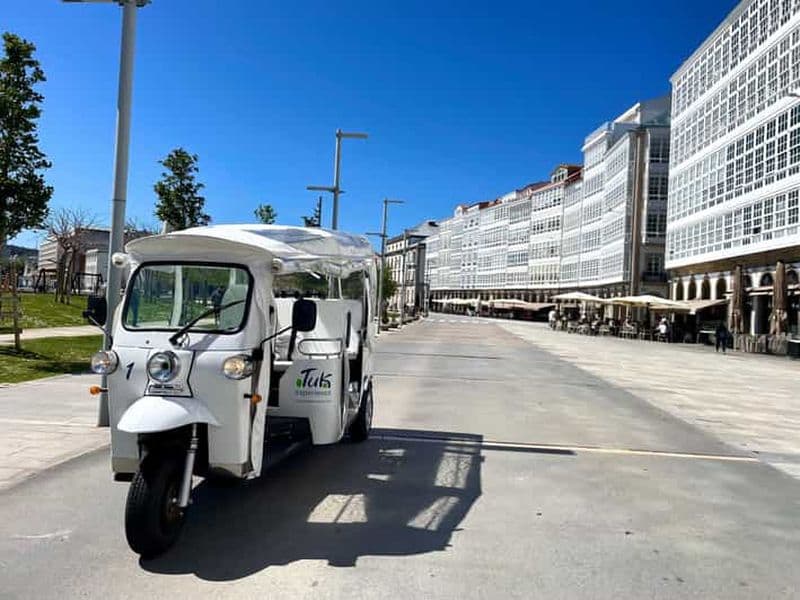 Découvrez La Corogne : visite privée de 60 minutes en tuk-tuk