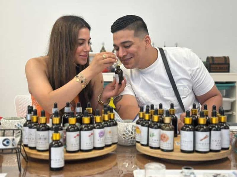 Vieille ville d'Antalya : atelier de parfum avec plus de 100 essences