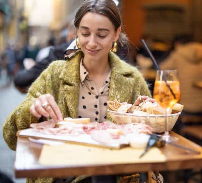 Bologne : visite à pied du marché alimentaire en petit groupe avec dégustation