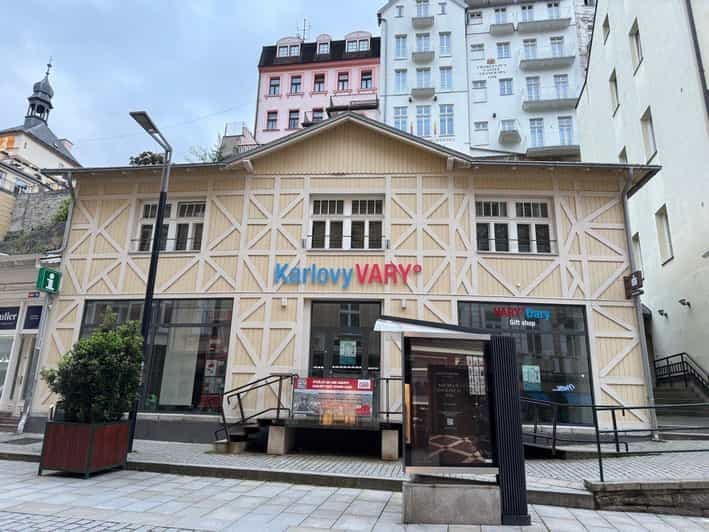 Karlovy Vary : Expérience cinématographique touristique