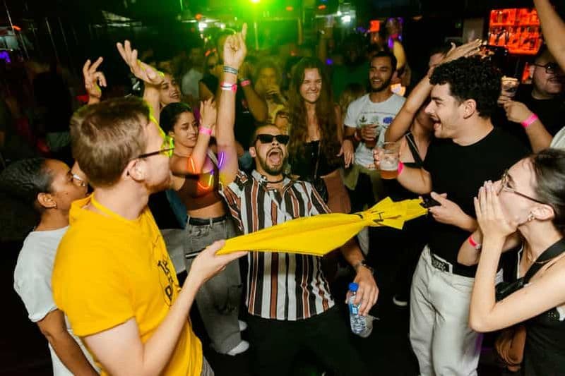 Lisbonne : Tournée des bars avec open bar, shots et entrée au club VIP