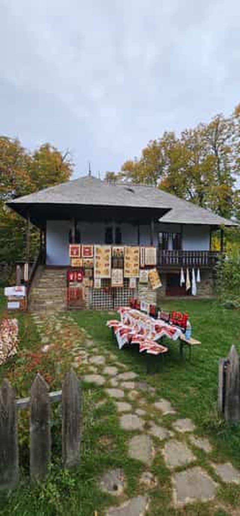Visite guidée en direct de Bucarest, format bus à arrêts multiples