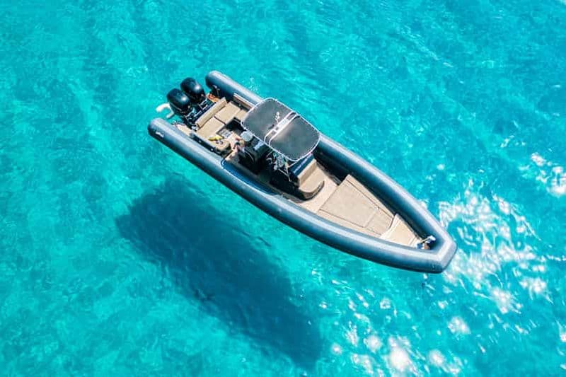 Cagliari : tour en bateau Zodiac, 3-4 arrêts baignade, vin et plongée en apnée