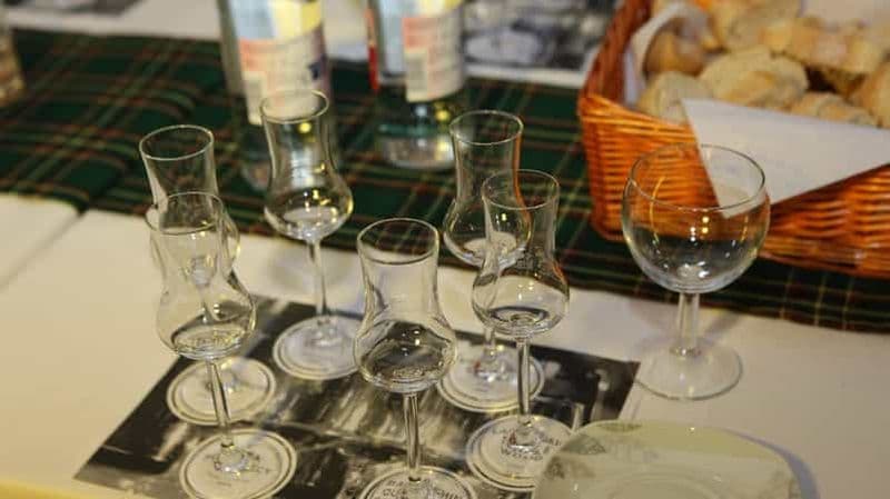 Idstein: expérience de dégustation de whisky écossais avec apéritifs