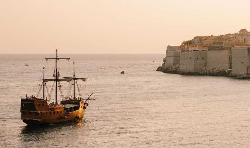 Billet Dubrovnik : Croisière en galion au coucher du soleil avec un guide et une boisson