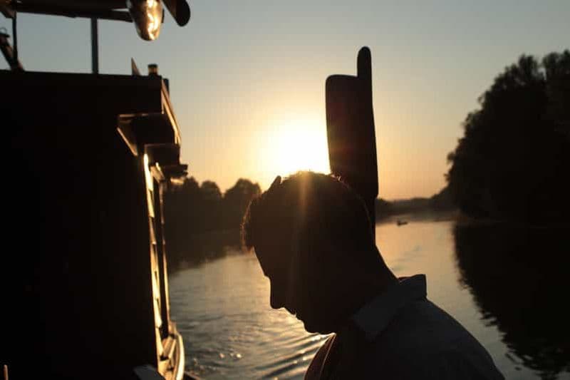 Karlovac : fête sur un bateau avec DJ et équipage