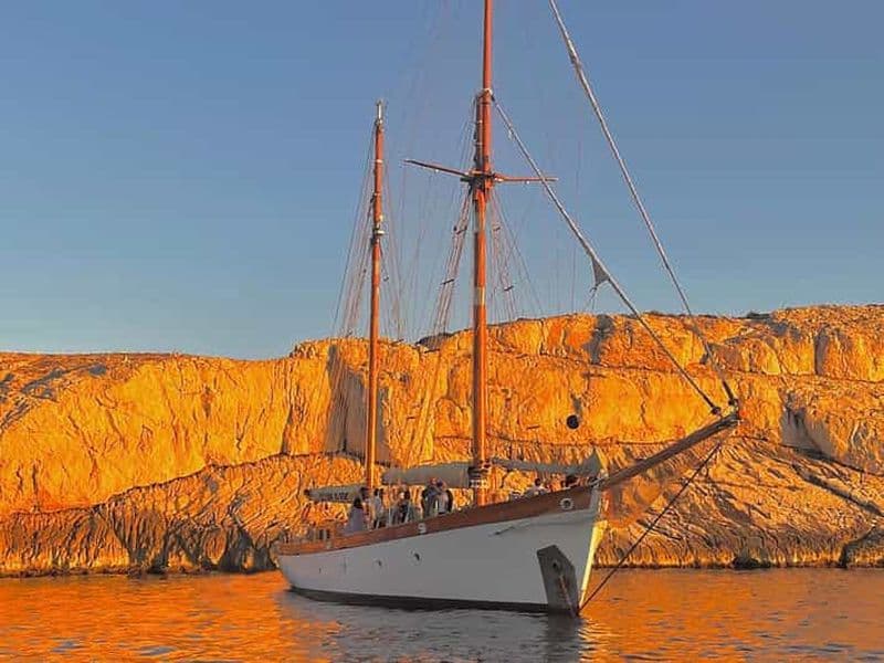 Marseille : Croisière au coucher du soleil sur les îles du Frioul avec cocktail dînatoire